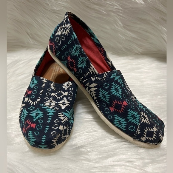TOM’S Aztec Print Multicolor Women Shoes Sz W7.5 - Picture 1 of 16